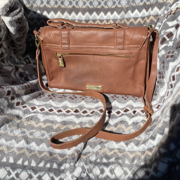 Steve Madden Turn Lock Fringe Purse - Picture 2 of 8